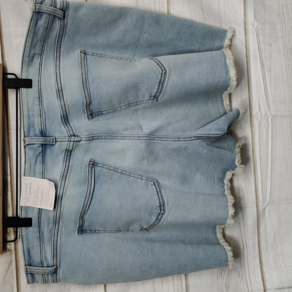 Lc Lauren Conrad Super HighRise Cut Off Button Fly Distressed Jean Shorts, 22W - Picture 7 of 13